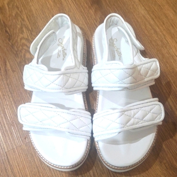 Seychelles Womens 9 New To This" Quilted Sandals, White Leather, Open Strapping - Picture 1 of 10